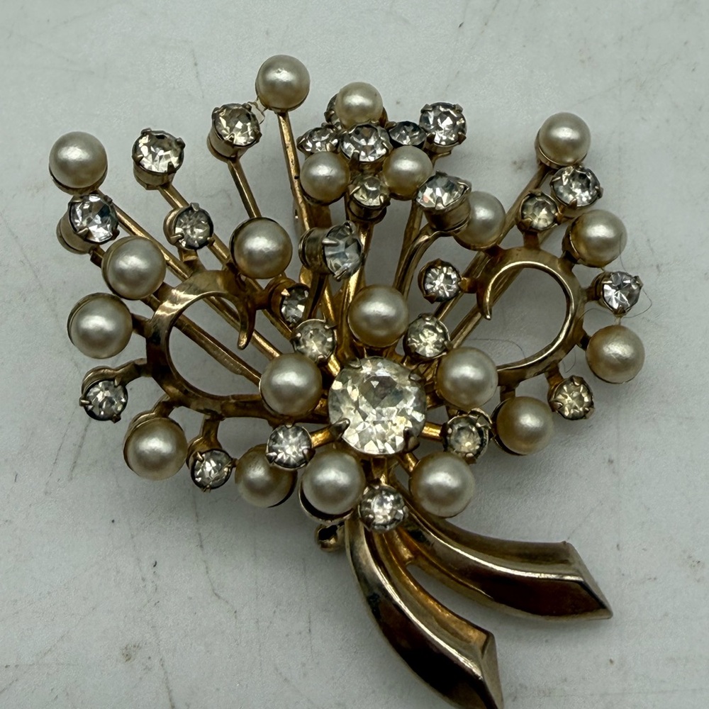 Vintage Kramer Gold Tone Flower Bouquet & Ribbon Brooch Rhinestones Faux Pearl